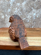 Last inn bildet i Galleri-visningsprogrammet, Jesmonite Fugl