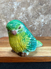 Last inn bildet i Galleri-visningsprogrammet, Jesmonite Fugl