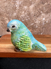 Last inn bildet i Galleri-visningsprogrammet, Jesmonite Fugl