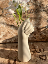 Last inn bildet i Galleri-visningsprogrammet, Jesmonite Vase Hånd 14 cm