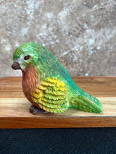 Last inn bildet i Galleri-visningsprogrammet, Jesmonite Fugl