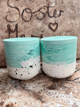 Last inn bildet i Galleri-visningsprogrammet, Jesmonite Krukke med lokk