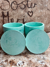 Last inn bildet i Galleri-visningsprogrammet, Jesmonite Krukke med lokk