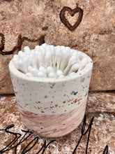 Last inn bildet i Galleri-visningsprogrammet, Jesmonite Krukke med lokk