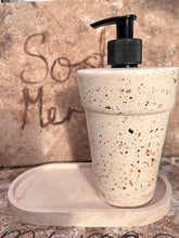 Last inn bildet i Galleri-visningsprogrammet, Jesmonite Såpe dispenser