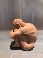 Last inn bildet i Galleri-visningsprogrammet, Jesmonite Yoga figur