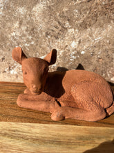 Last inn bildet i Galleri-visningsprogrammet, Jesmonite Hjort