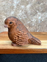 Last inn bildet i Galleri-visningsprogrammet, Jesmonite Fugl