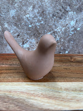 Last inn bildet i Galleri-visningsprogrammet, Jesmonite Liten Fugl