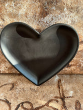 Last inn bildet i Galleri-visningsprogrammet, Jesmonite Fat hjerteformet med kant