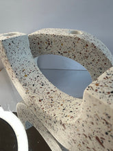 Last inn bildet i Galleri-visningsprogrammet, Jesmonite Buet lysestake