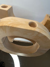 Last inn bildet i Galleri-visningsprogrammet, Jesmonite Buet lysestake