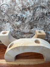 Last inn bildet i Galleri-visningsprogrammet, Jesmonite Buet lysestake