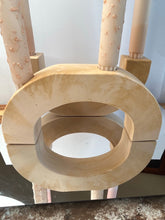 Last inn bildet i Galleri-visningsprogrammet, Jesmonite Buet lysestake