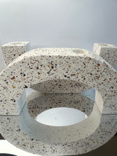 Last inn bildet i Galleri-visningsprogrammet, Jesmonite Buet lysestake