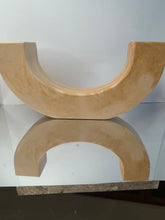 Last inn bildet i Galleri-visningsprogrammet, Jesmonite Buet lysestake