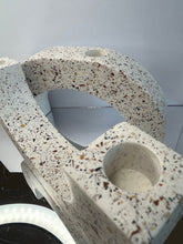 Last inn bildet i Galleri-visningsprogrammet, Jesmonite Buet lysestake