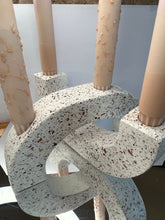 Last inn bildet i Galleri-visningsprogrammet, Jesmonite Buet lysestake