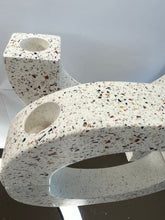 Last inn bildet i Galleri-visningsprogrammet, Jesmonite Buet lysestake