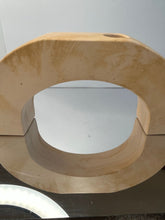 Last inn bildet i Galleri-visningsprogrammet, Jesmonite Buet lysestake