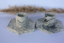 Last inn bildet i Galleri-visningsprogrammet, Jesmonite Lysestake kronelys