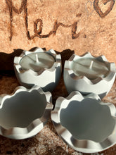 Last inn bildet i Galleri-visningsprogrammet, Jesmonite Påske egg med duftlys