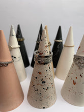 Last inn bildet i Galleri-visningsprogrammet, Jesmonite Ringholder