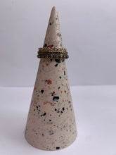 Last inn bildet i Galleri-visningsprogrammet, Jesmonite Ringholder