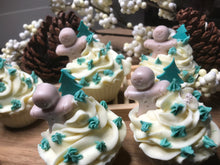 Last inn bildet i Galleri-visningsprogrammet, Såpe Cupcake Jul