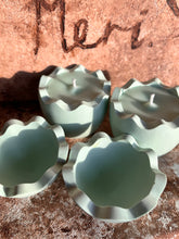 Last inn bildet i Galleri-visningsprogrammet, Jesmonite Påske egg med duftlys