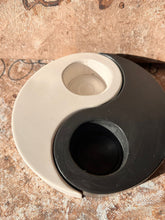 Last inn bildet i Galleri-visningsprogrammet, Jesmonite Svingete T lys holdere