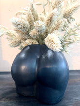 Last inn bildet i Galleri-visningsprogrammet, Jesmonite Rumpe