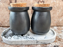 Last inn bildet i Galleri-visningsprogrammet, Jesmonite Krukke med lokk av kork