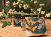 Last inn bildet i Galleri-visningsprogrammet, Såpe grønn hvit gul