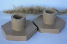 Last inn bildet i Galleri-visningsprogrammet, Jesmonite Lysestake kronelys