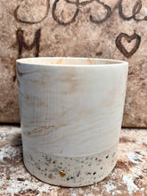 Last inn bildet i Galleri-visningsprogrammet, Jesmonite Krukke