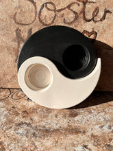 Last inn bildet i Galleri-visningsprogrammet, Jesmonite Svingete T lys holdere