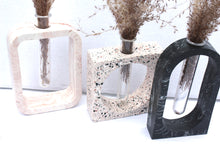 Last inn bildet i Galleri-visningsprogrammet, Jesmonite Vase Kari 11 x 11 cm