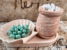 Last inn bildet i Galleri-visningsprogrammet, Jesmonite Krukke med lokk av kork