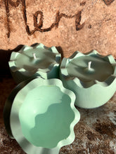 Last inn bildet i Galleri-visningsprogrammet, Jesmonite Påske egg med duftlys