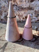 Last inn bildet i Galleri-visningsprogrammet, Jesmonite Ringholder