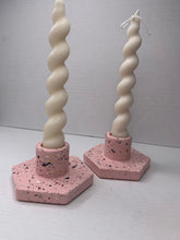 Last inn bildet i Galleri-visningsprogrammet, Jesmonite Lysestake kronelys