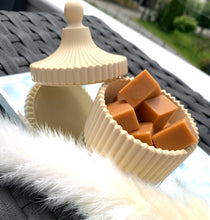 Last inn bildet i Galleri-visningsprogrammet, Jesmonite Krukke med lokk