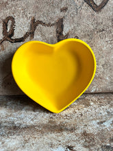 Last inn bildet i Galleri-visningsprogrammet, Jesmonite Skål hjerteformet