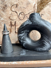 Last inn bildet i Galleri-visningsprogrammet, Jesmonite Vase Carla 15 x 13 cm