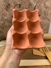 Last inn bildet i Galleri-visningsprogrammet, Jesmonite Eggeholder