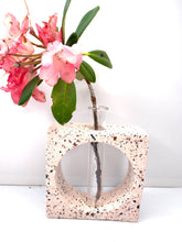 Last inn bildet i Galleri-visningsprogrammet, Jesmonite Vase Kari 11 x 11 cm