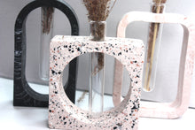 Last inn bildet i Galleri-visningsprogrammet, Jesmonite Vase Meri 14 x 10 cm