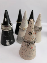 Last inn bildet i Galleri-visningsprogrammet, Jesmonite Ringholder