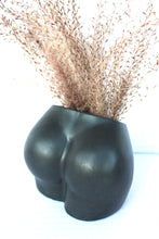 Last inn bildet i Galleri-visningsprogrammet, Jesmonite Rumpe